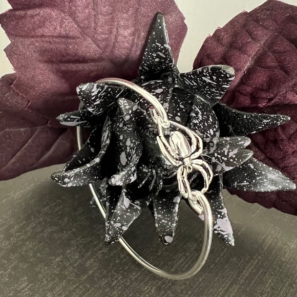 Sterling silver spider cuff bracelet - Picture 2 of 9